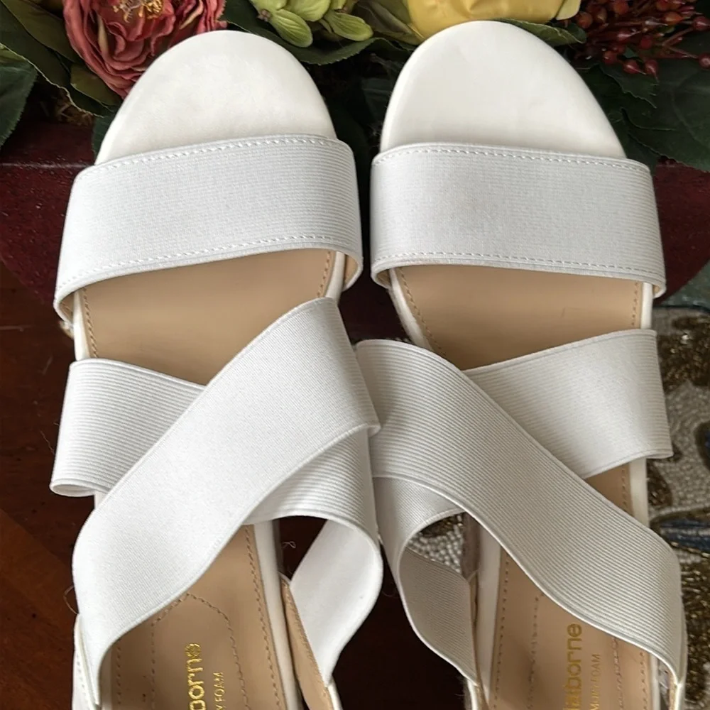 Brand New Liz Claiborne Memory Foam White Fabric Stretch Wedge Espadrille Sandal